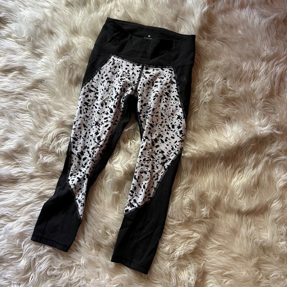 Athleta Women's Size XS Elation Eyelet Black 7/8 Leggings